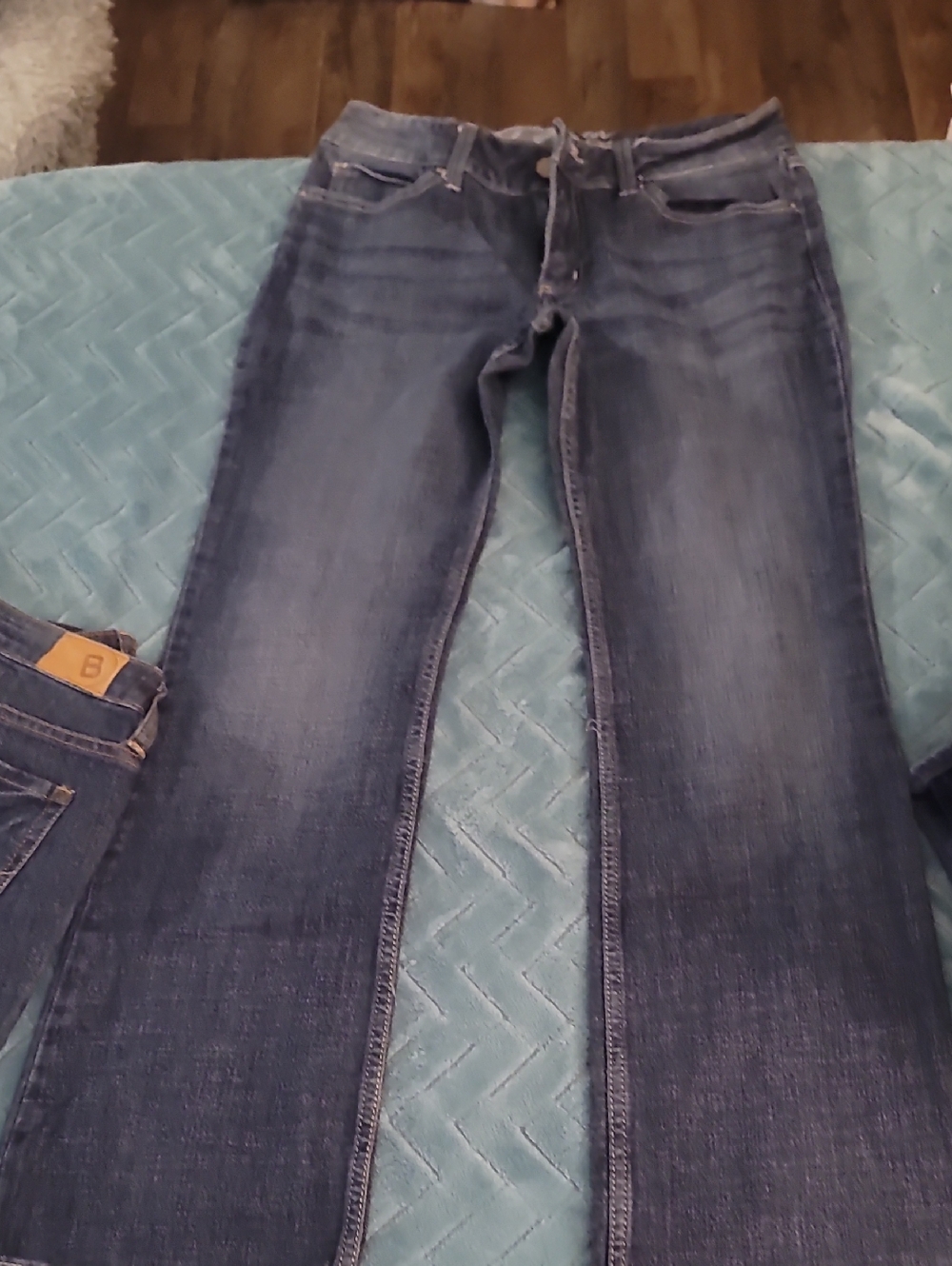 Wrangler Women's Bootcut Jeans in Faded Blue Denim